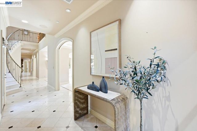 13388 Surrey Ln, Saratoga, CA 95070