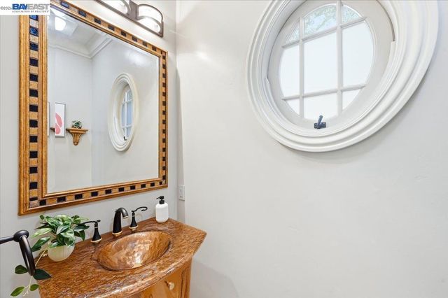13388 Surrey Ln, Saratoga, CA 95070