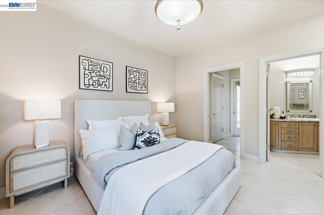 13388 Surrey Ln, Saratoga, CA 95070