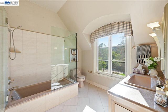 13388 Surrey Ln, Saratoga, CA 95070