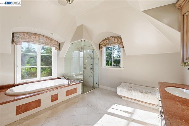 13388 Surrey Ln, Saratoga, CA 95070