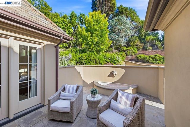 13388 Surrey Ln, Saratoga, CA 95070