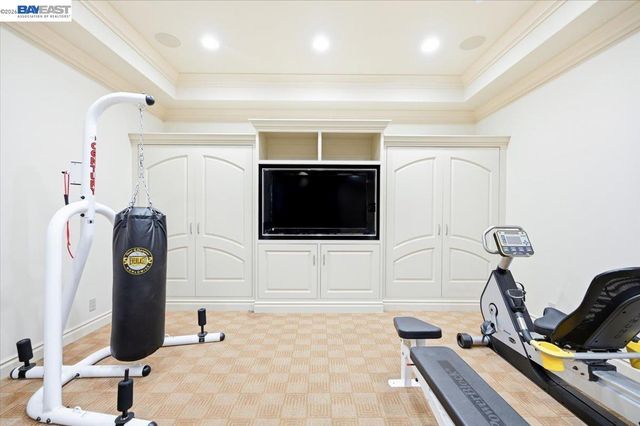 13388 Surrey Ln, Saratoga, CA 95070