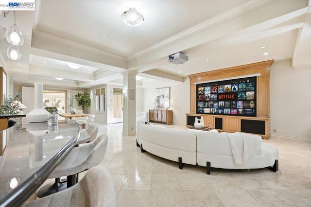 13388 Surrey Ln, Saratoga, CA 95070