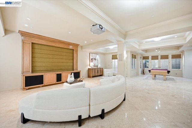 13388 Surrey Ln, Saratoga, CA 95070