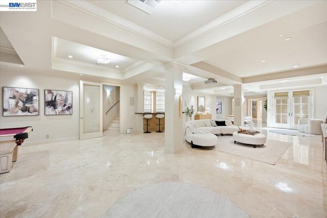 13388 Surrey Ln, Saratoga, CA 95070