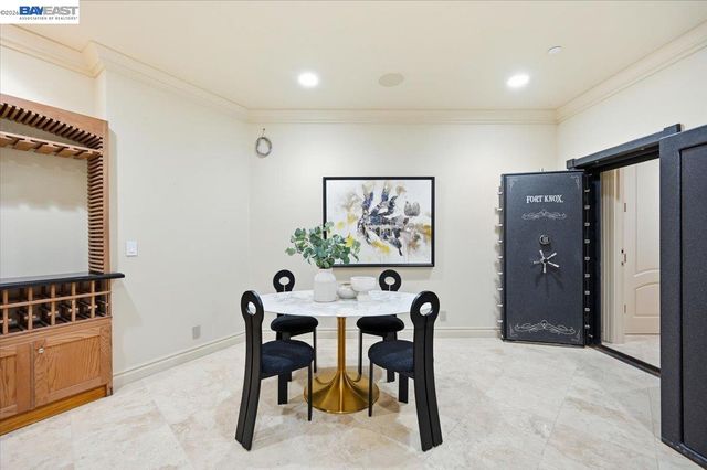 13388 Surrey Ln, Saratoga, CA 95070