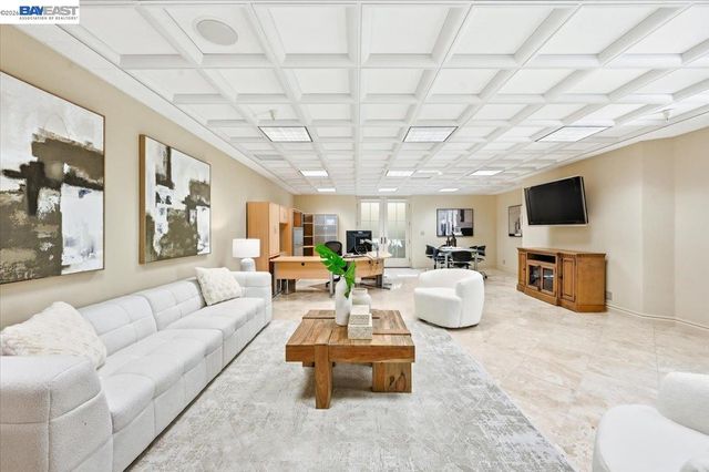 13388 Surrey Ln, Saratoga, CA 95070