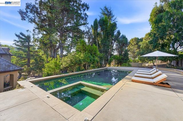 13388 Surrey Ln, Saratoga, CA 95070