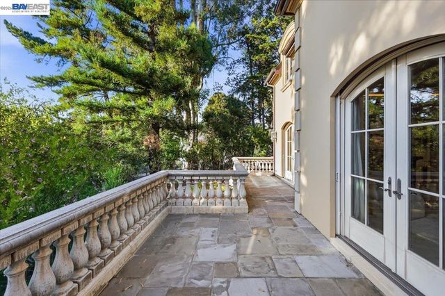 13388 Surrey Ln, Saratoga, CA 95070