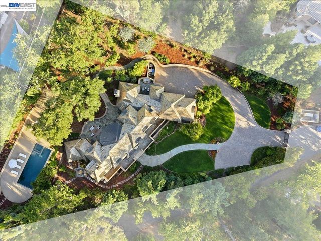 13388 Surrey Ln, Saratoga, CA 95070