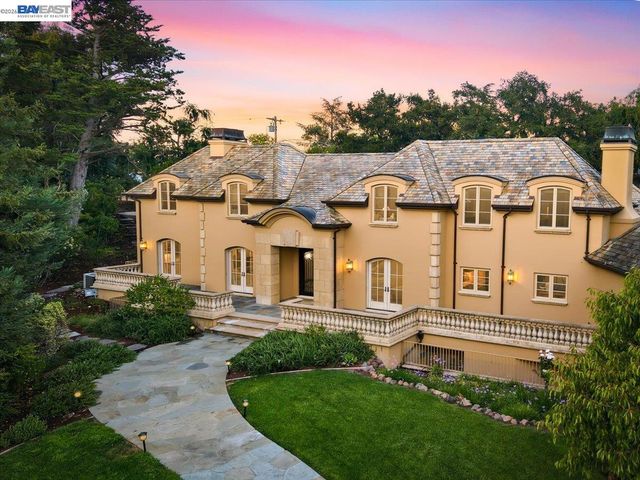 13388 Surrey Ln, Saratoga, CA 95070