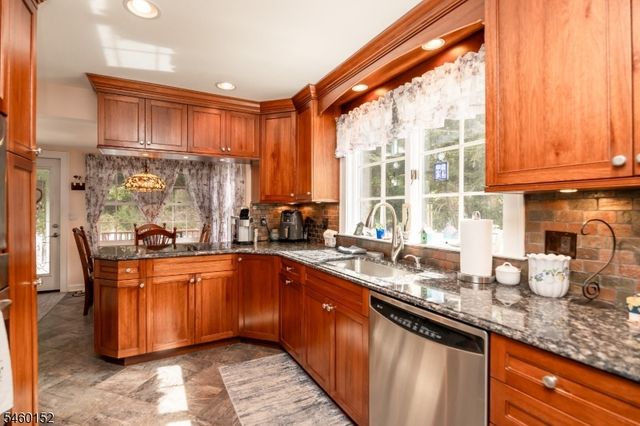 5 N Main St, Boonton Twp., NJ 07005