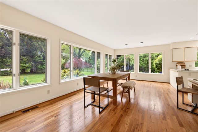 4 Malm Lane, Pittsford, NY 14618