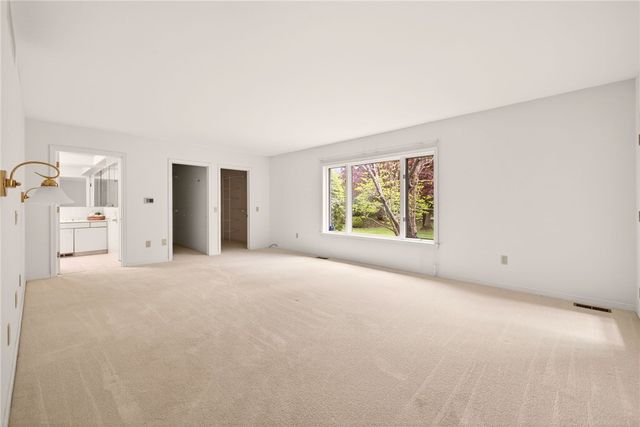 4 Malm Lane, Pittsford, NY 14618