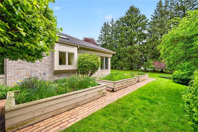4 Malm Lane, Pittsford, NY 14618