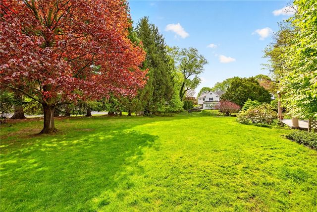 4 Malm Lane, Pittsford, NY 14618