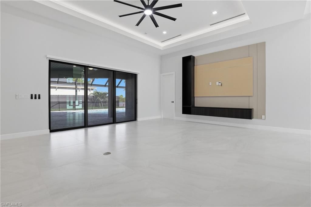Image 8 of property listing at 120 SW 9th AVE, Cape Coral, FL 33991