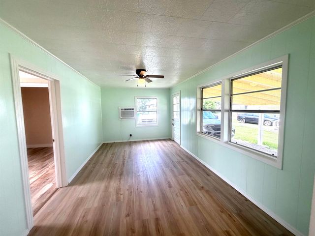 131 Jefferson St, Golden Meadow, LA 70357