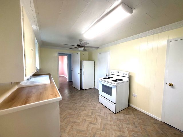 131 Jefferson St, Golden Meadow, LA 70357