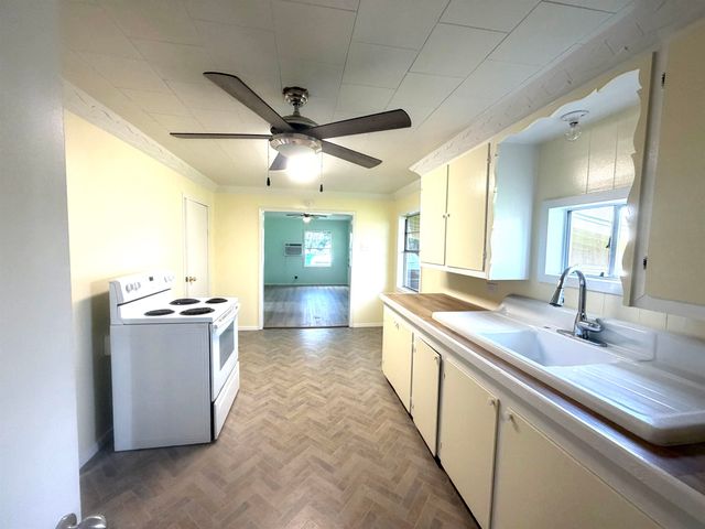 131 Jefferson St, Golden Meadow, LA 70357