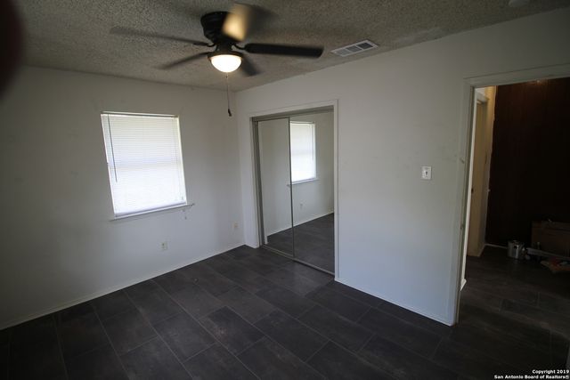 4514 SLAYDEN DR, San Antonio, TX 78228