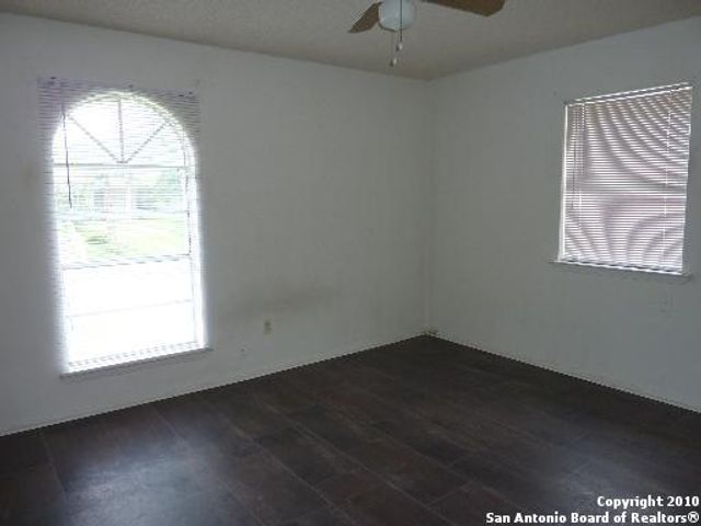 4514 SLAYDEN DR, San Antonio, TX 78228