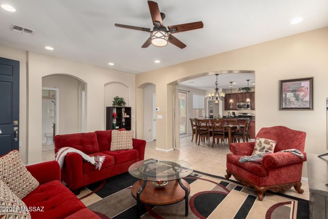 13985 E Cheavront Loop, Vail, AZ 85641