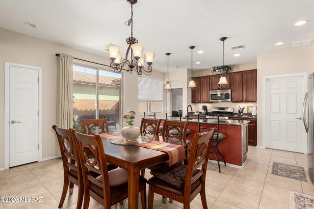 13985 E Cheavront Loop, Vail, AZ 85641