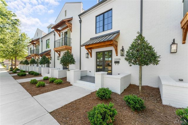 2209 Paul W Bryant, Tuscaloosa, AL 35401