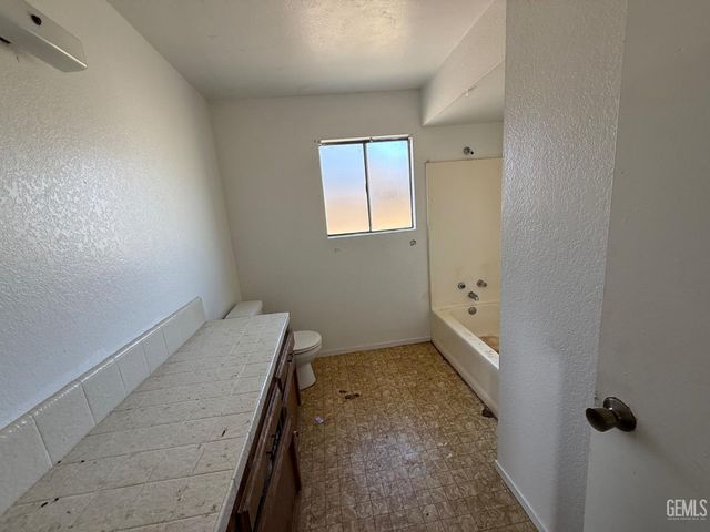 6201 Victor Street C, Bakersfield, CA 93308