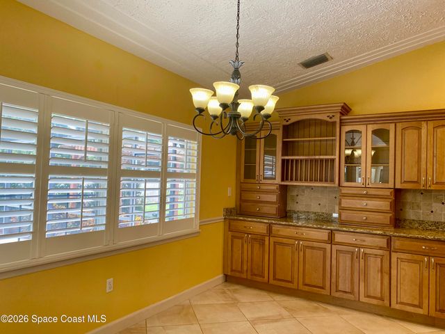 596 Lake Ashley Circle, Melbourne, FL 32904