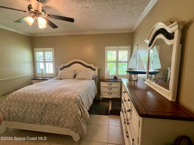 596 Lake Ashley Circle, Melbourne, FL 32904