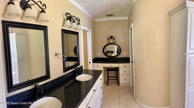 596 Lake Ashley Circle, Melbourne, FL 32904