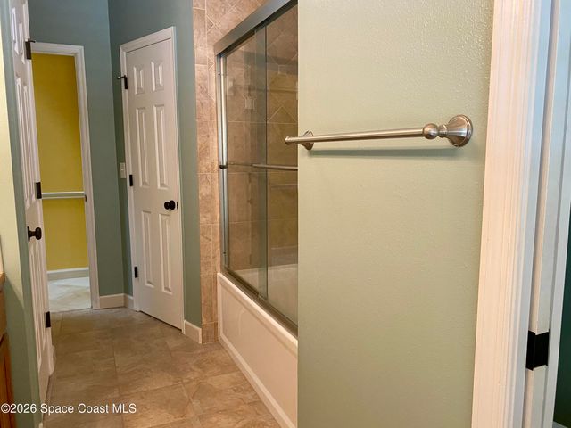 596 Lake Ashley Circle, Melbourne, FL 32904