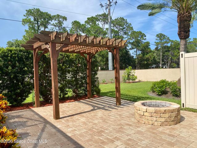 596 Lake Ashley Circle, Melbourne, FL 32904
