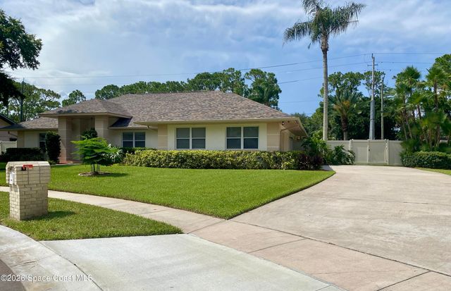 596 Lake Ashley Circle, Melbourne, FL 32904