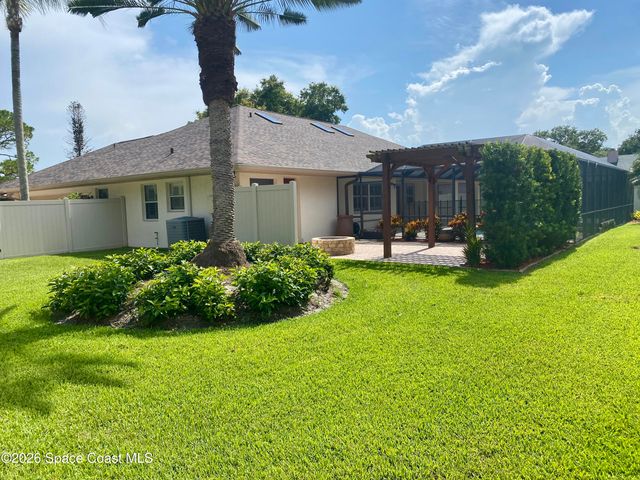596 Lake Ashley Circle, Melbourne, FL 32904