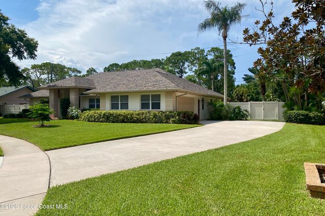 596 Lake Ashley Circle, Melbourne, FL 32904