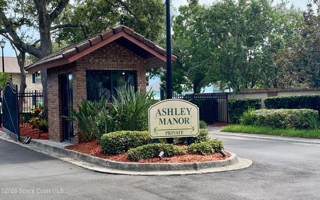 596 Lake Ashley Circle, Melbourne, FL 32904