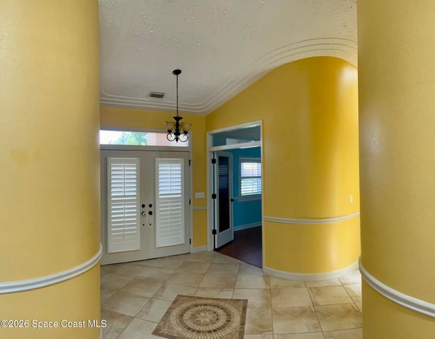 596 Lake Ashley Circle, Melbourne, FL 32904