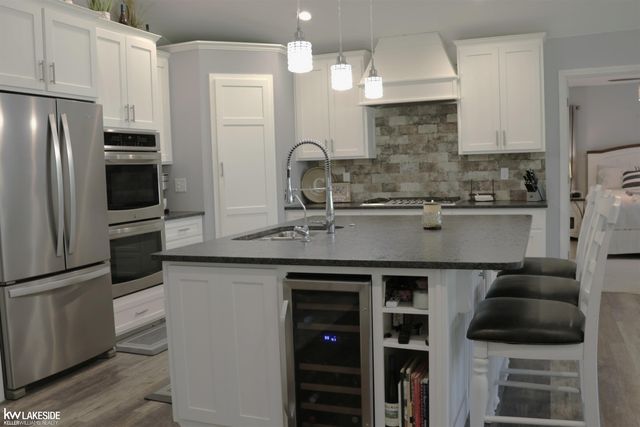 521 W River Court, Gladwin, MI 48624