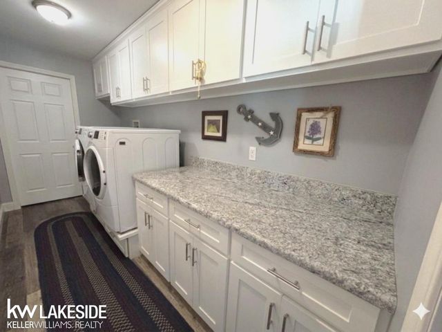 521 W River Court, Gladwin, MI 48624