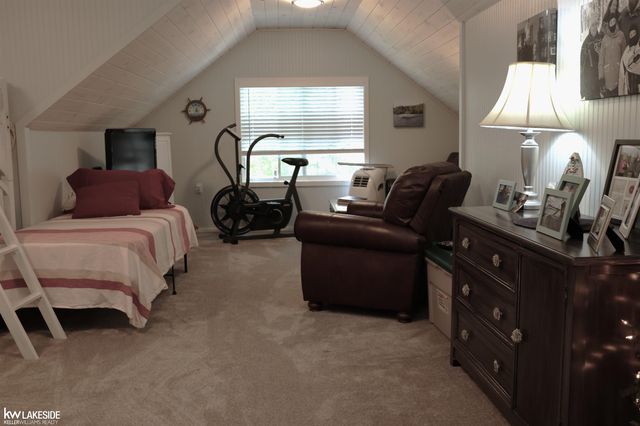 521 W River Court, Gladwin, MI 48624