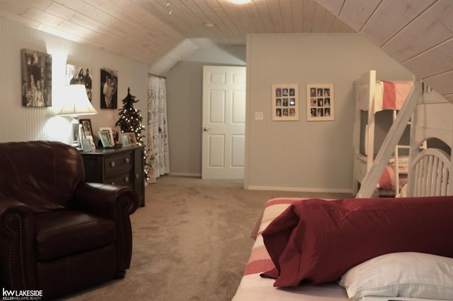 521 W River Court, Gladwin, MI 48624