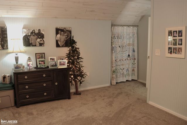 521 W River Court, Gladwin, MI 48624
