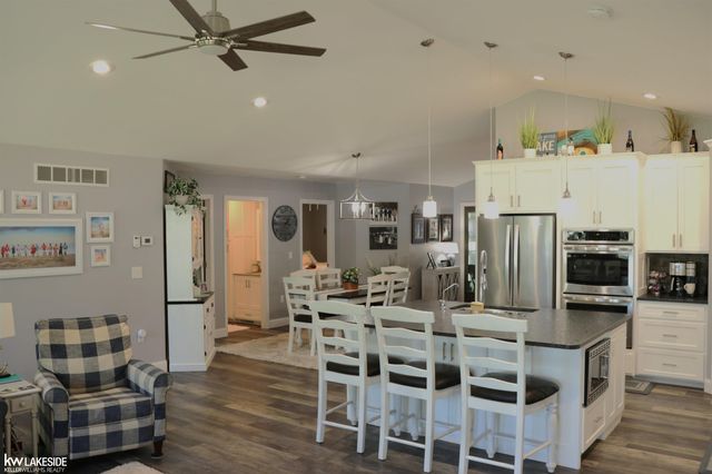 521 W River Court, Gladwin, MI 48624