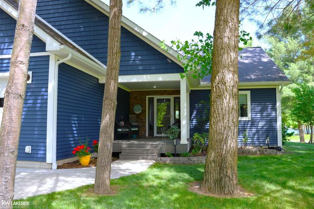 521 W River Court, Gladwin, MI 48624