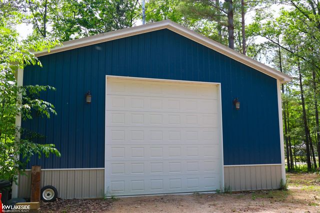 521 W River Court, Gladwin, MI 48624