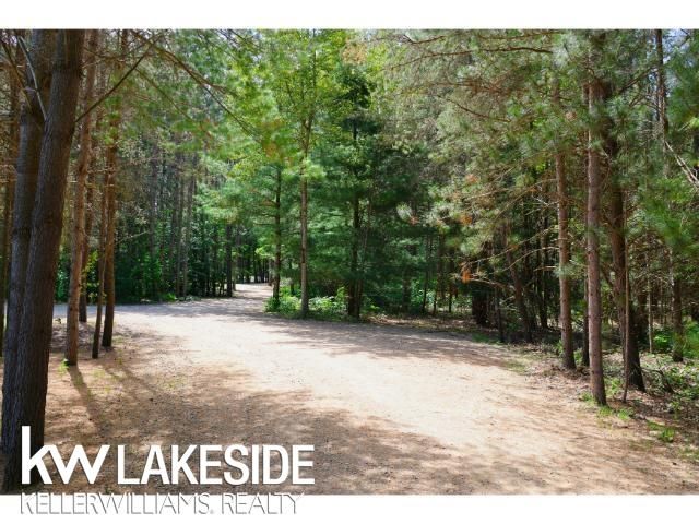521 W River Court, Gladwin, MI 48624